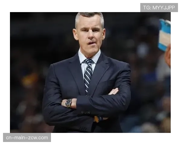 教练动态:公牛队多诺万教练与球队达成一份多年续约协议 教练动态:公牛队多诺万教练与球队达成一份多年续约协议