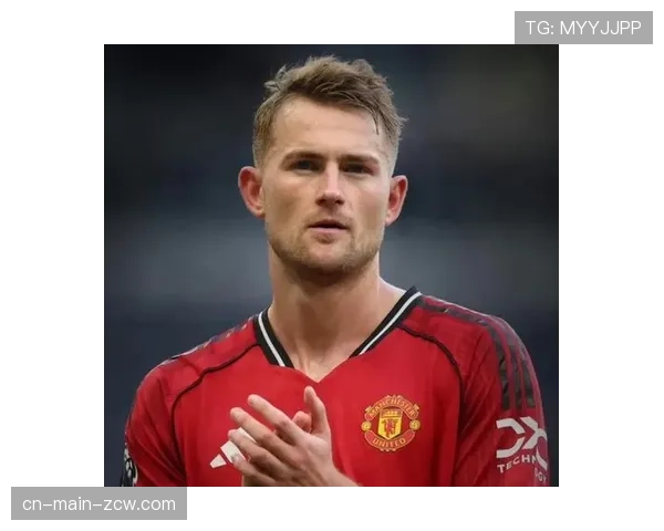 曼联中卫德里赫特伤缺四月复出无期，背部慢性伤病反复发作